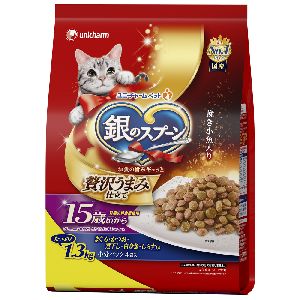 ユニチャーム Unicharm ユニチャーム 銀のスプーン 贅沢うまみ仕立て 腎臓の健康維持用 15歳が近づく 1.3kg 猫 キャットフード