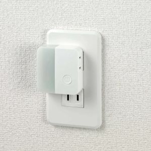 朝日電器 エルパ ELPA エルパ PM-LC101 W LEDスイッチ付ライト コンセント差込タイプ ELPA 朝日電器